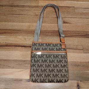 NWOT Michae Kors Crossbody Bag New w/ gift receipt